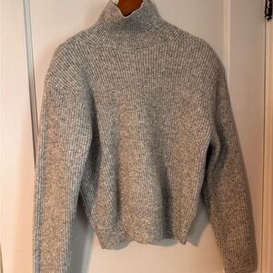 H&M Heather Gray Ribbed Turtleneck Sweater